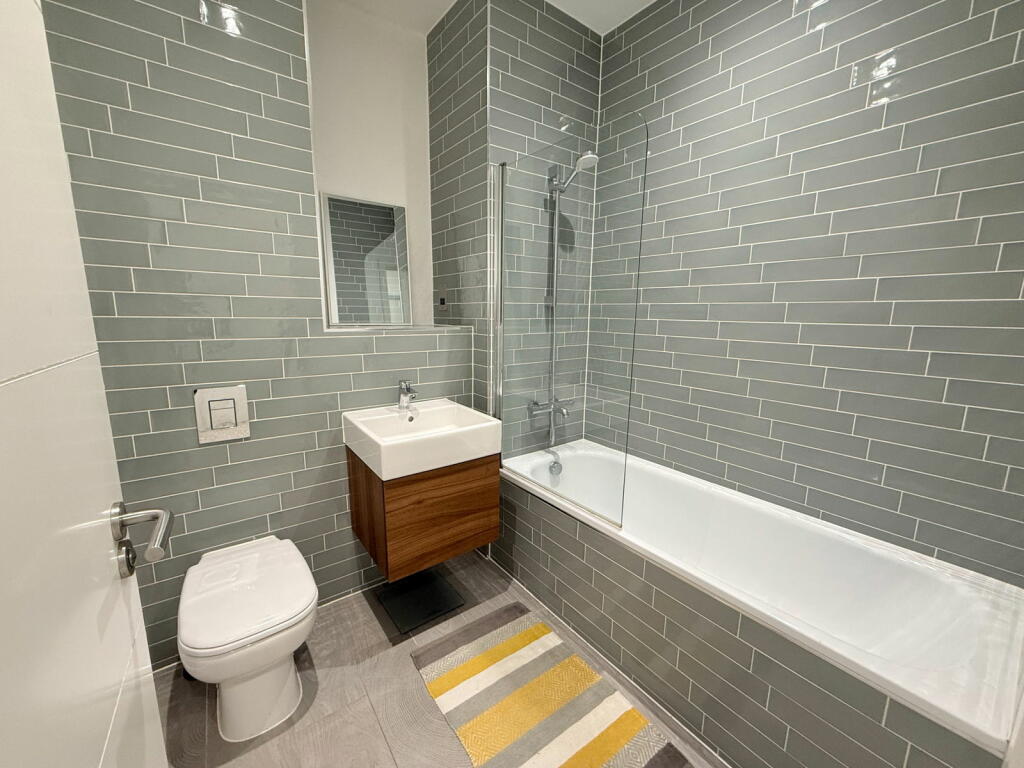 Additional image 8 of Royal House, Princes Gate, Homer Road, Solihull