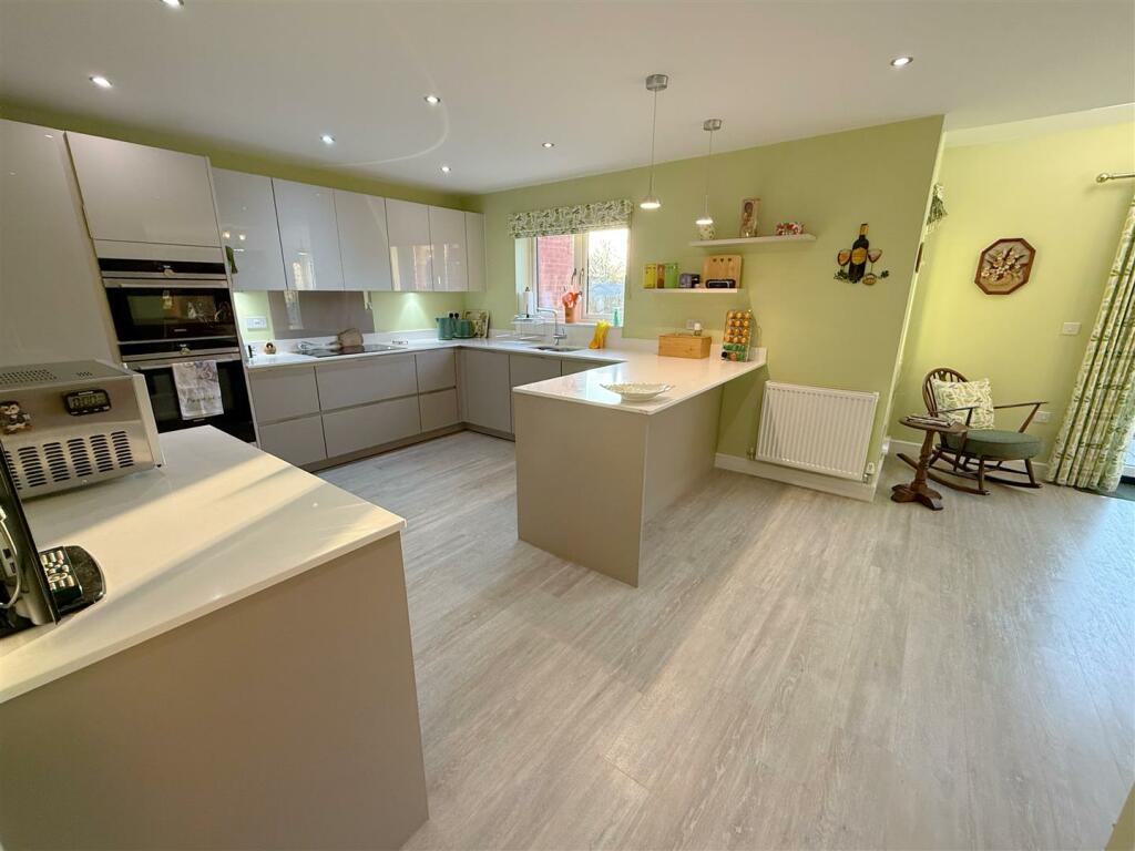 Additional image 2 of Queen Elizabeth Way, Bidford-on-Avon