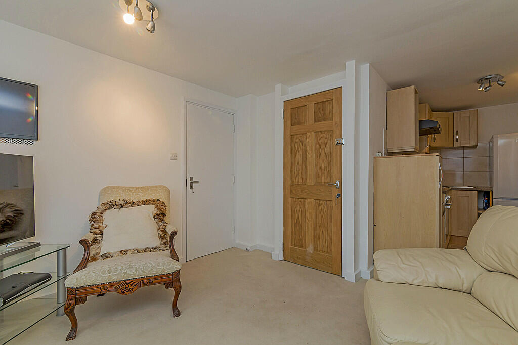 Additional image 4 of Flat 2, 2 Hill Village Road, Mere Green, Sutton Coldfield, B75 5BA