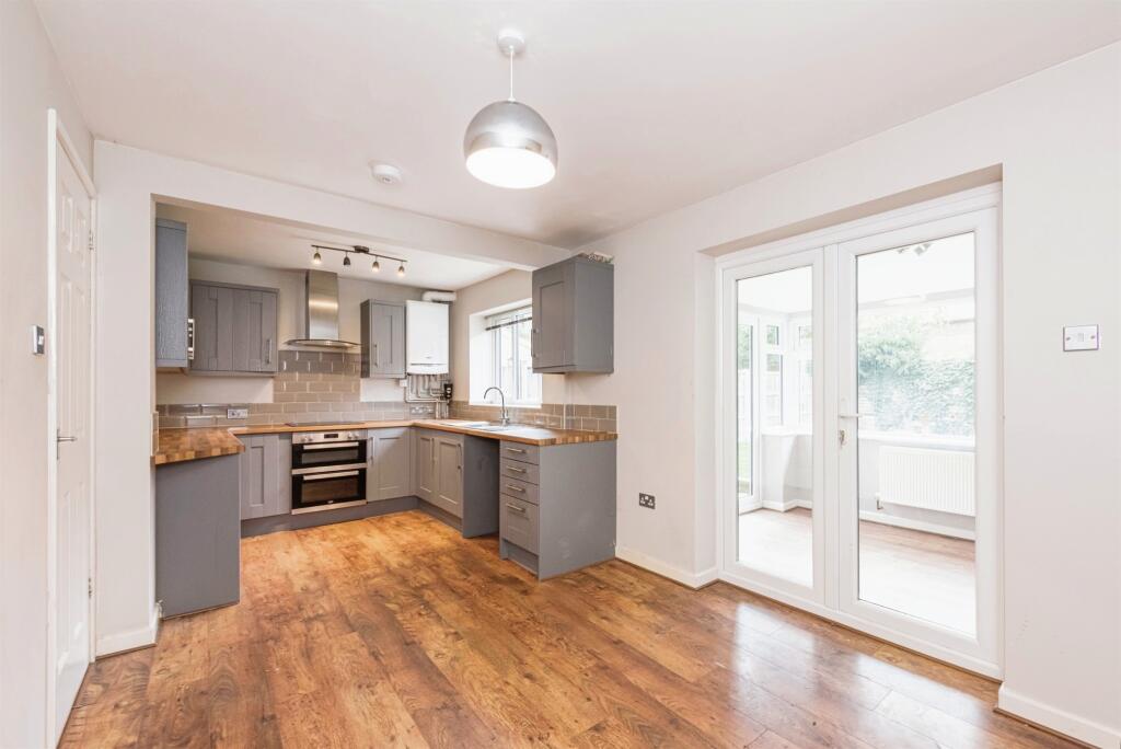 Additional image 3 of Newstead, Tamworth