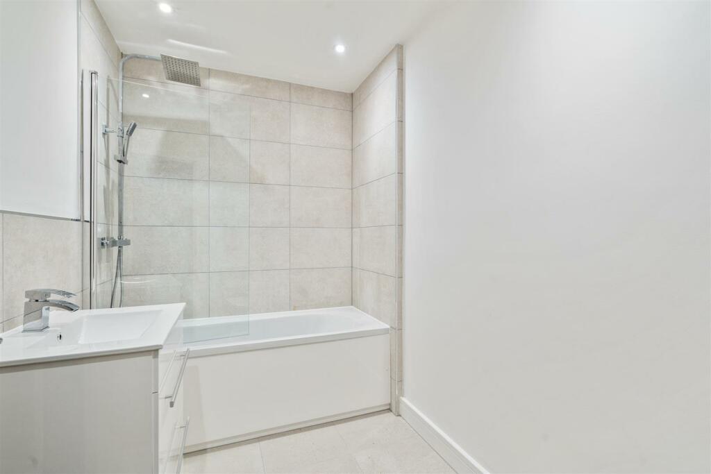 Additional image 15 of Lakeside View, Alcester Road, Wythall