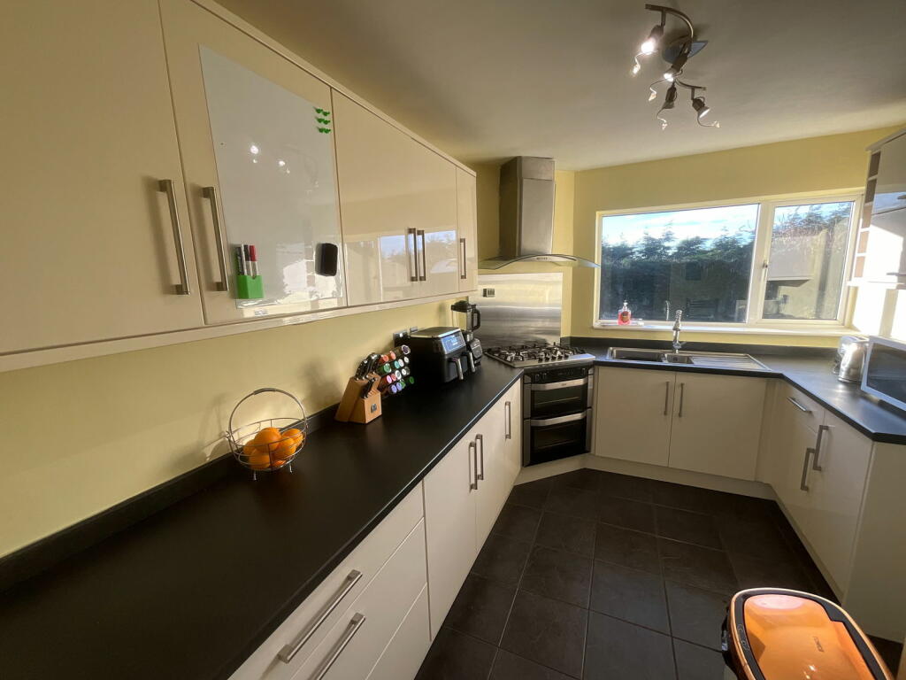 Additional image 5 of ROWLEY REGIS, Wendover Road