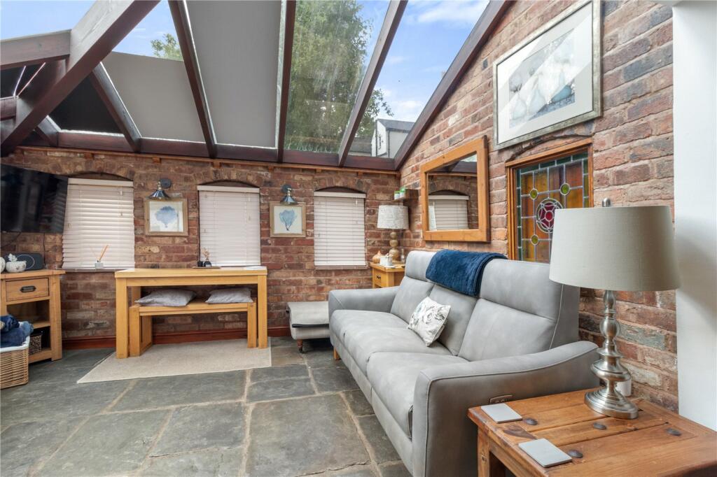 Additional image 8 of The Square, Alvechurch, Birmingham, Worcestershire, B48