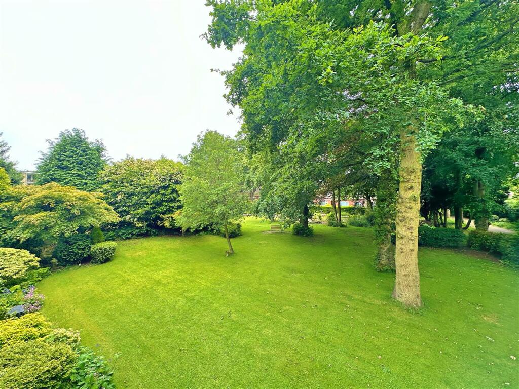 Additional image 2 of Vesey Close, Four Oaks, Sutton Coldfield