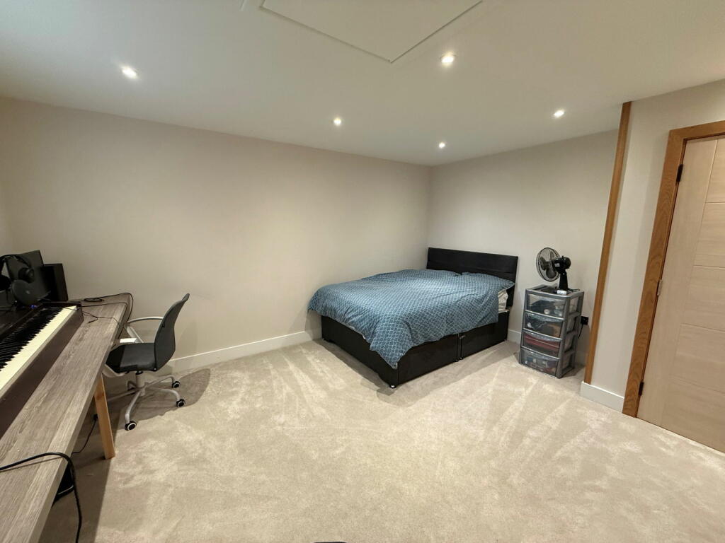 Additional image 27 of Shutt Lane, Earlswood