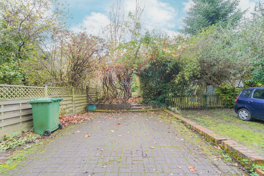 Additional image 3 of Grange Road, Dorridge, B93