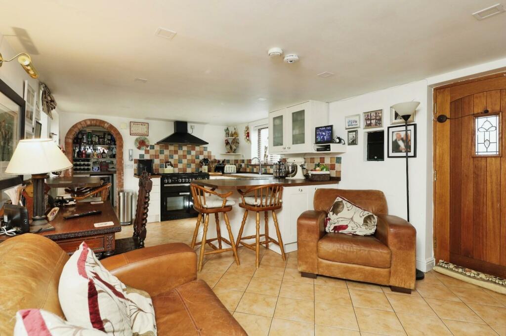 Additional image 4 of Tamworth Road, Amington, Tamworth