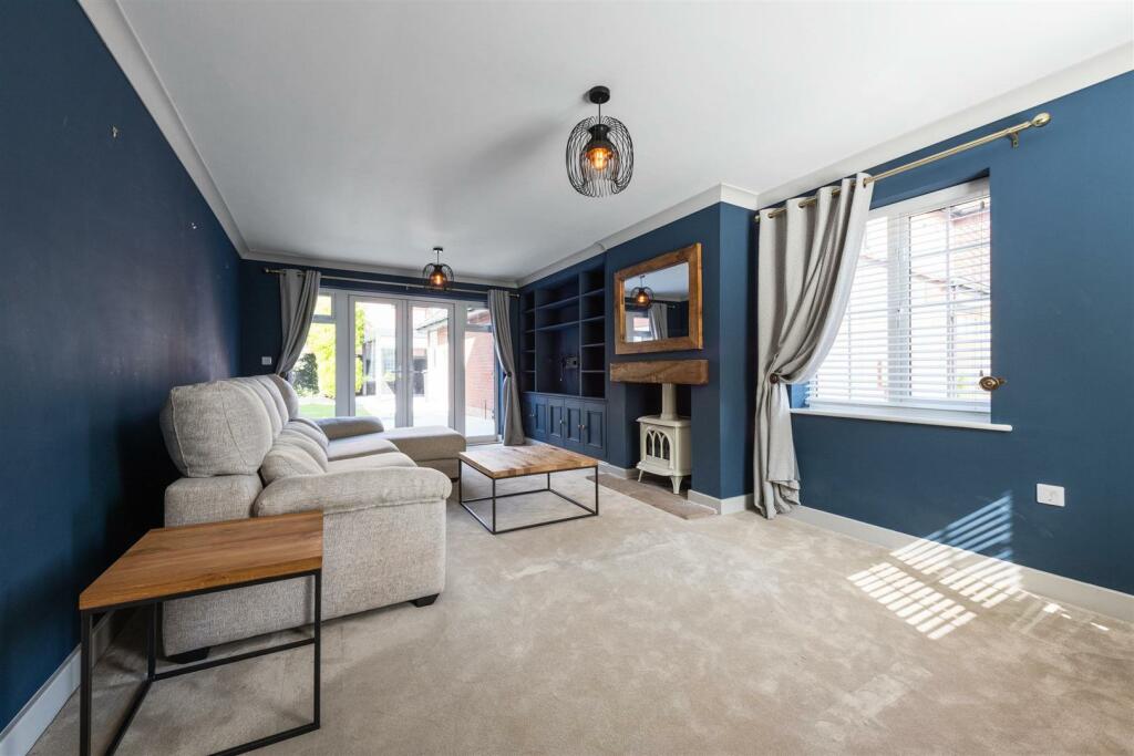 Additional image 5 of St Phillips Grove, Bentley Heath
