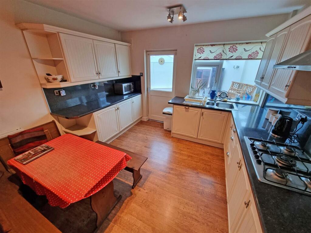 Additional image 13 of Meadow Road, Wythall