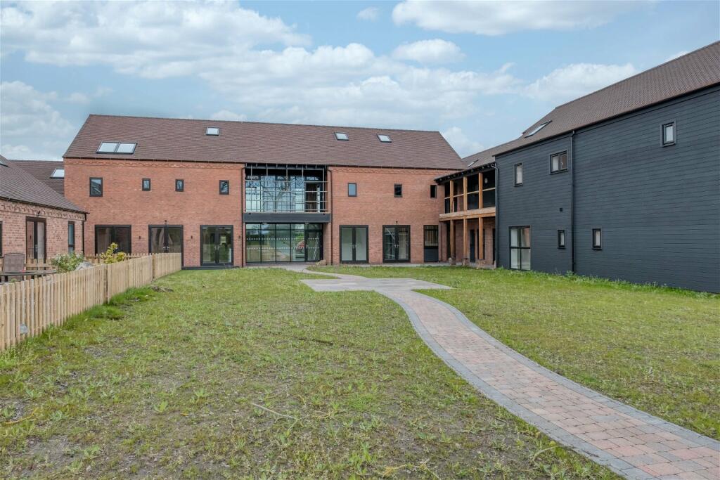 Additional image 9 of 4 Lion & Lamb Barns, Droitwich Road, Bradley Green B96 6RP