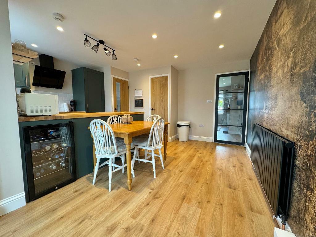 Additional image 5 of Burghley Drive, West Bromwich, B71 3LX