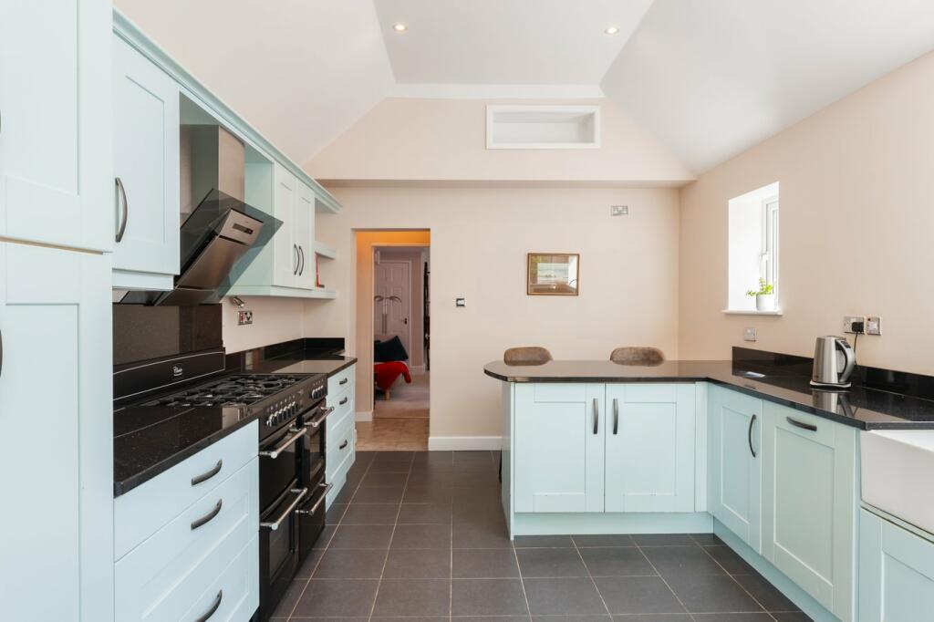 Additional image 10 of Chestnut Walk, Henley in Arden, Warwickshire, B95