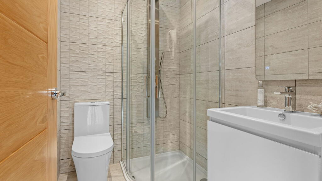 Additional image 27 of Heathfield House, 3 Oaks View Rise