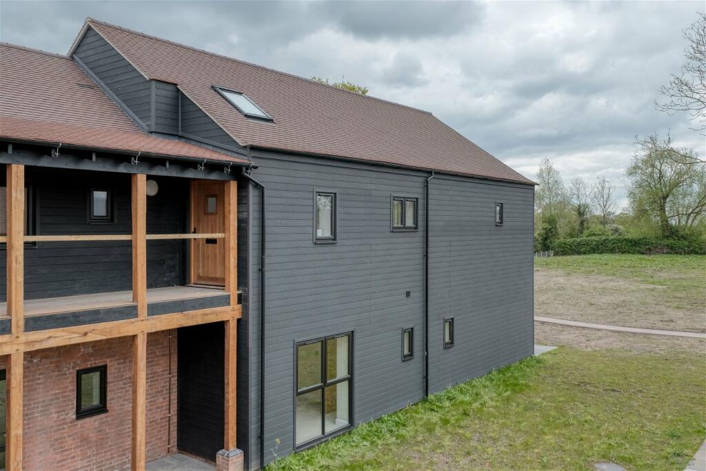 Additional image 32 of 8 Lion & Lamb Barns, Droitwich Road, Bradley Green B96 6RP