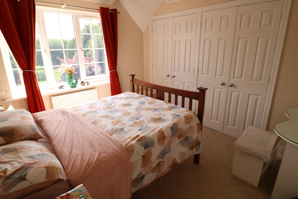 Additional image 15 of Warren Close, Earlswood