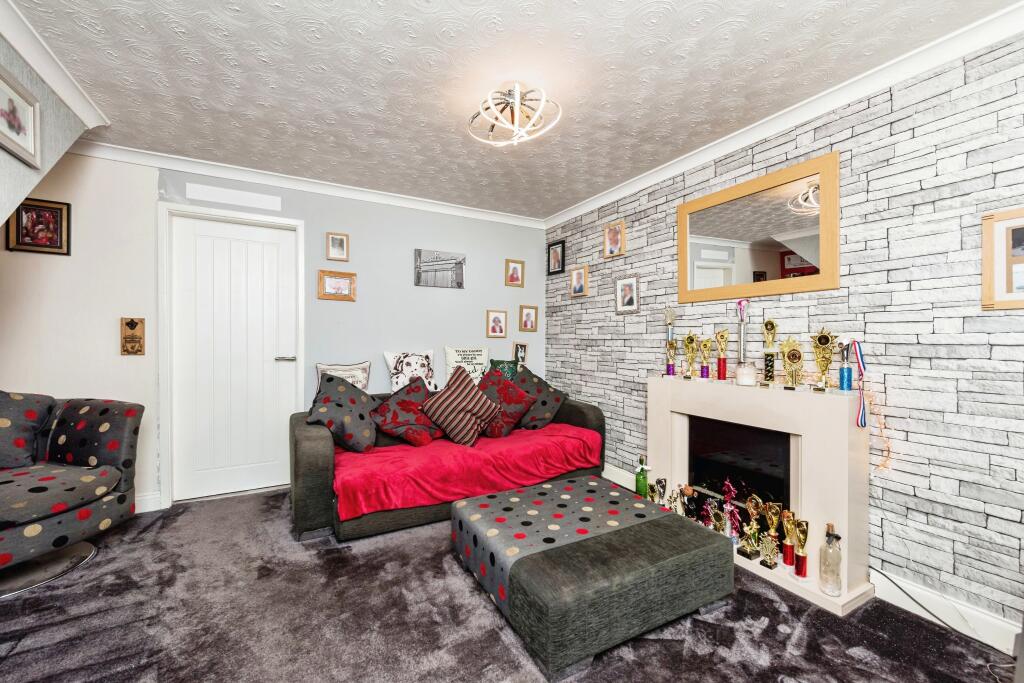 Additional image 3 of Grassholme, Wilnecote, Tamworth, Staffordshire, B77