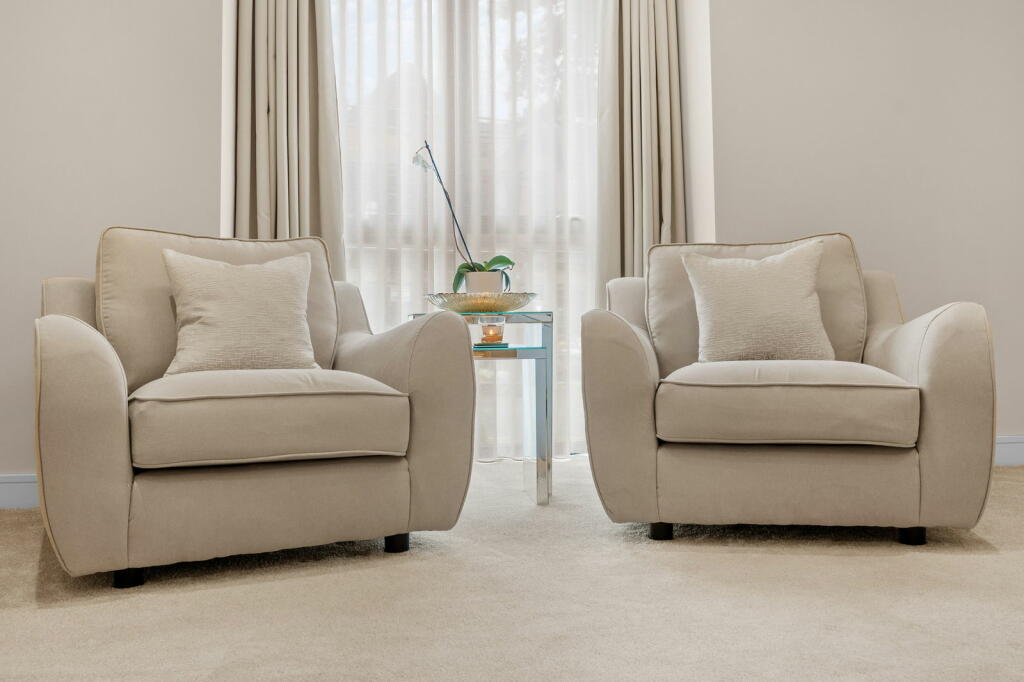 Additional image 38 of Heathfield House, 3 Oaks View Rise