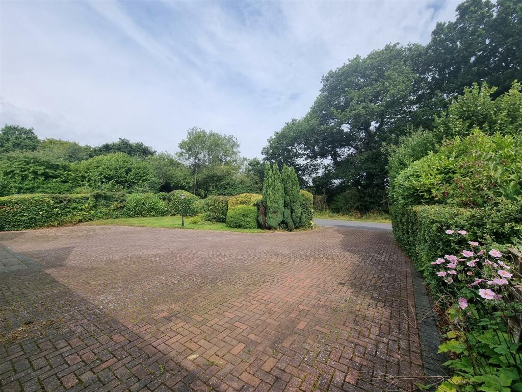 Additional image 21 of Grimpits Lane, Headley Heath