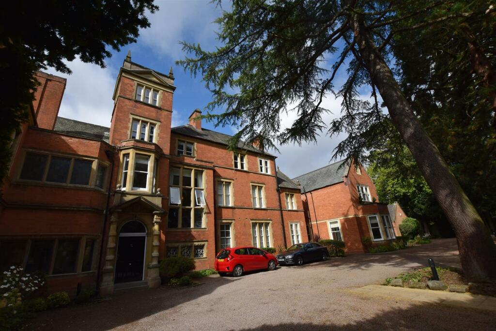 Additional image 12 of St. Bernards Road, Solihull, B92 7EN