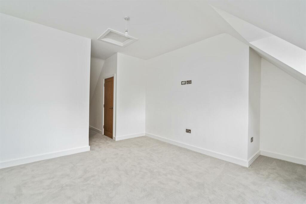 Additional image 7 of Lakeside View, Alcester Road, Wythall