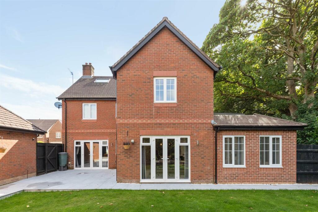 Additional image 18 of St Phillips Grove, Bentley Heath