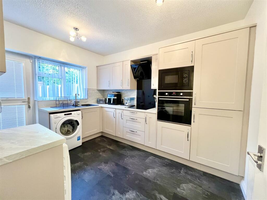 Additional image 4 of Spinners End Drive, Cradley Heath