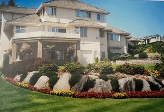 Additional image 2 of 3001 Plateau Boulevard