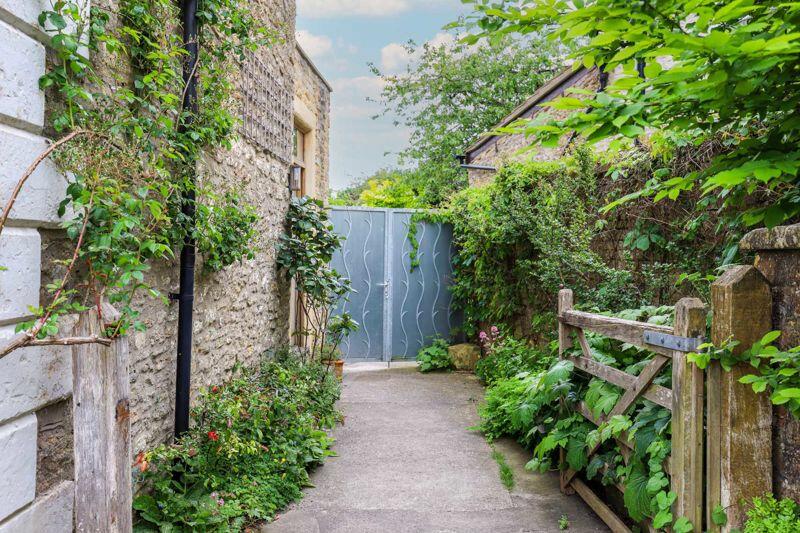 Additional image 22 of Elegant family home in central Frome