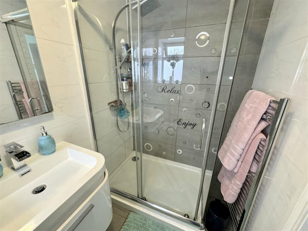 Additional image 13 of Wood Lane, Earlswood