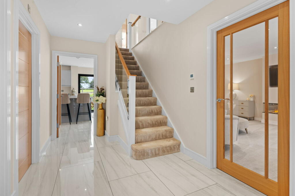 Additional image 9 of Heathfield House, 3 Oaks View Rise