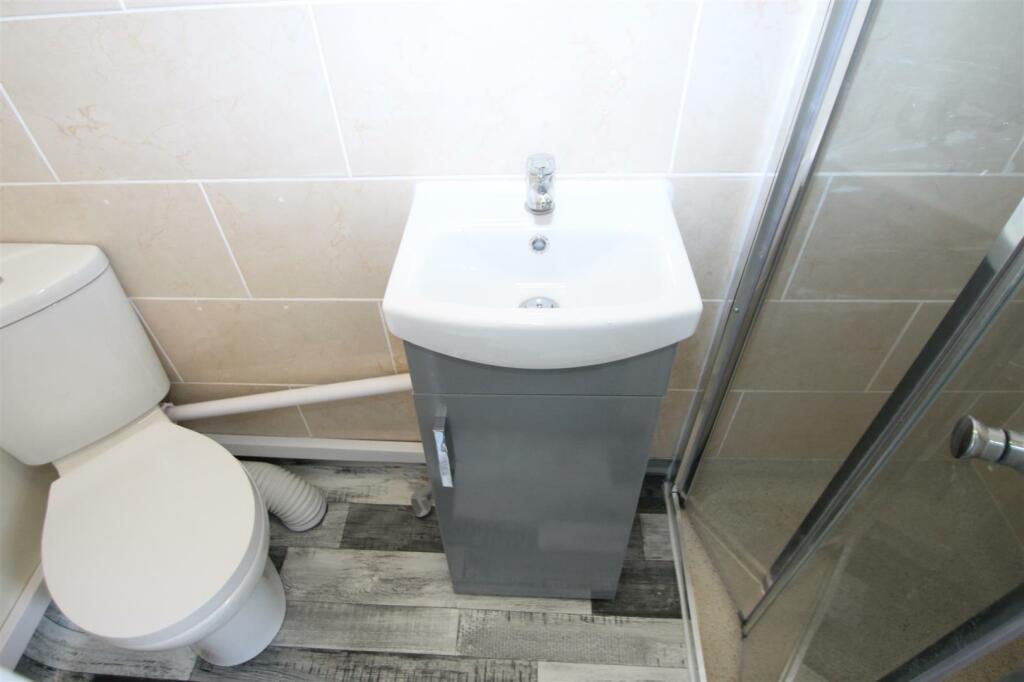 Additional image 10 of Moat Drive, Halesowen