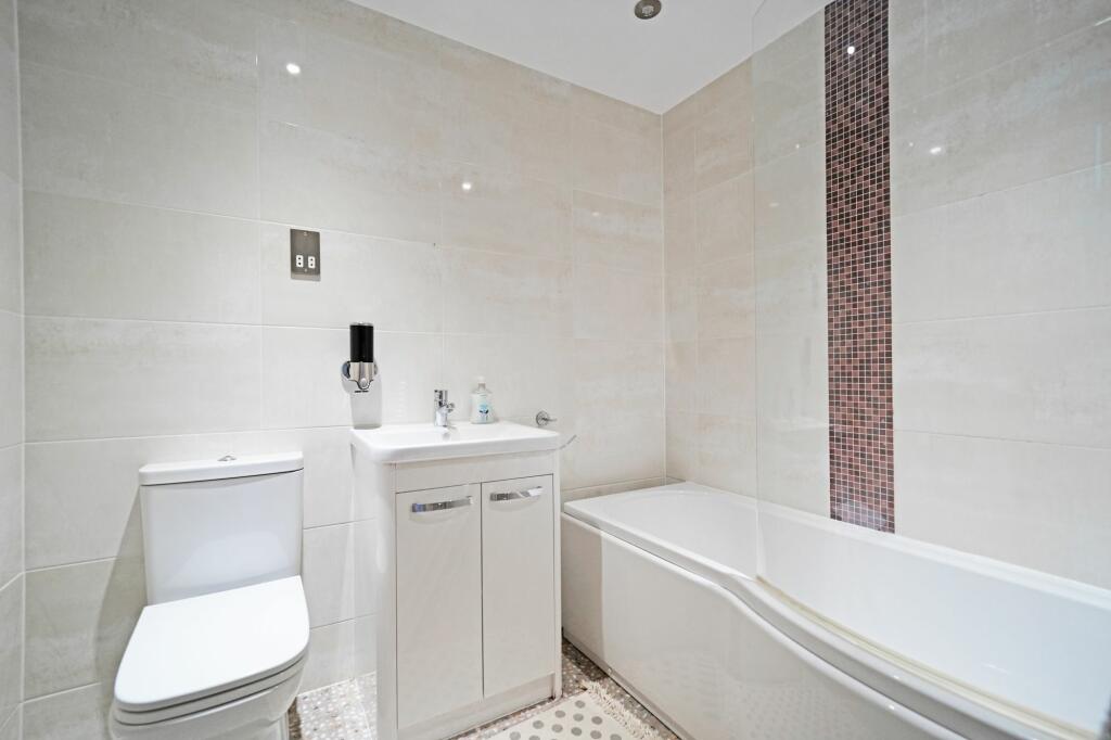 Additional image 15 of Trinity Way, Shirley, B90