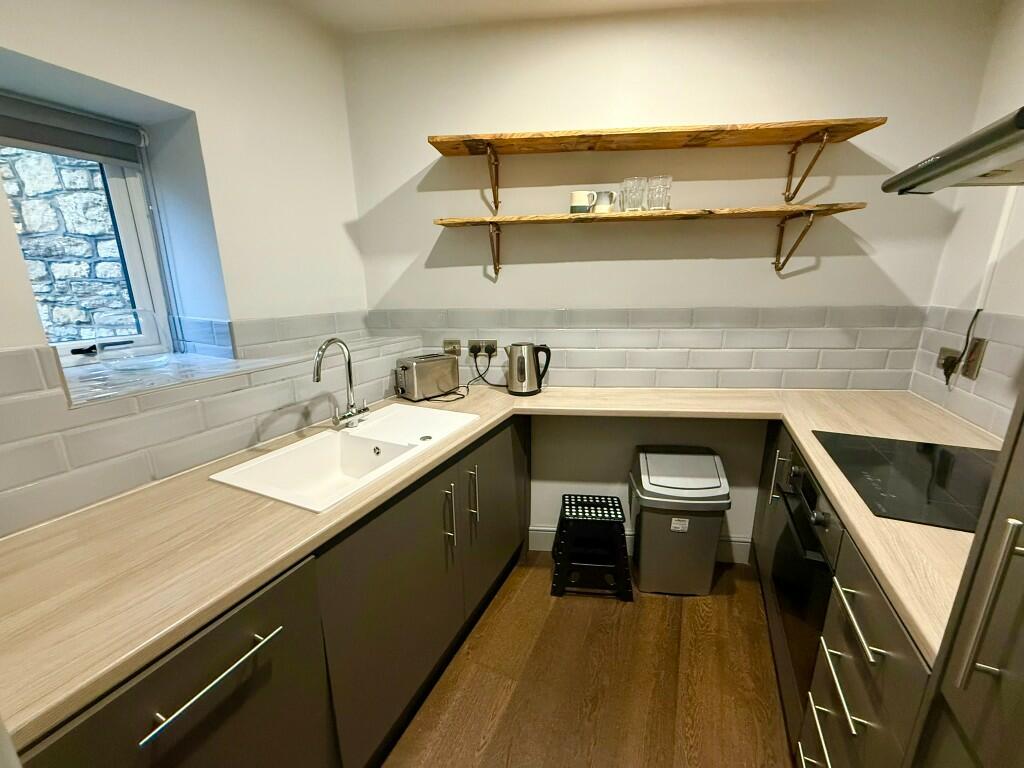 Additional image 11 of Vineys Yard, Bruton, Somerset, BA10