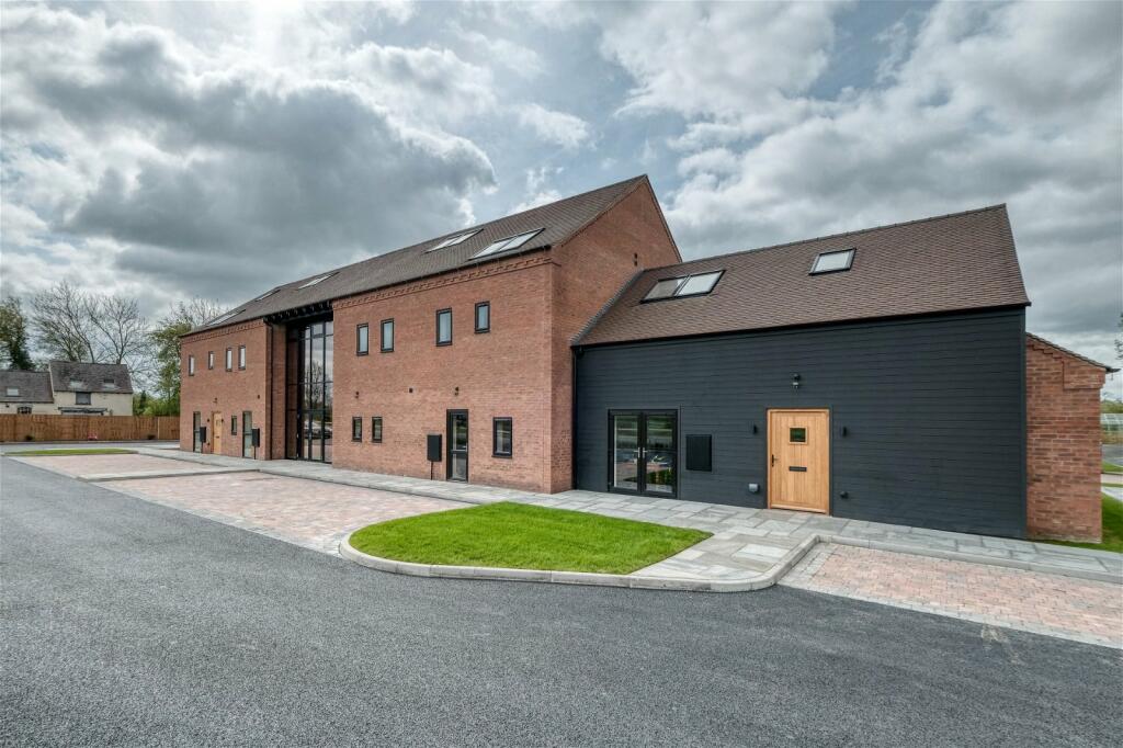 Additional image 19 of 1 Lion & Lamb Barns, Droitwich Road, Bradley Green B96 6RP