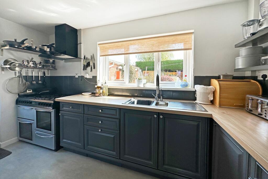 Additional image 4 of Woodrow Crescent, Knowle, B93