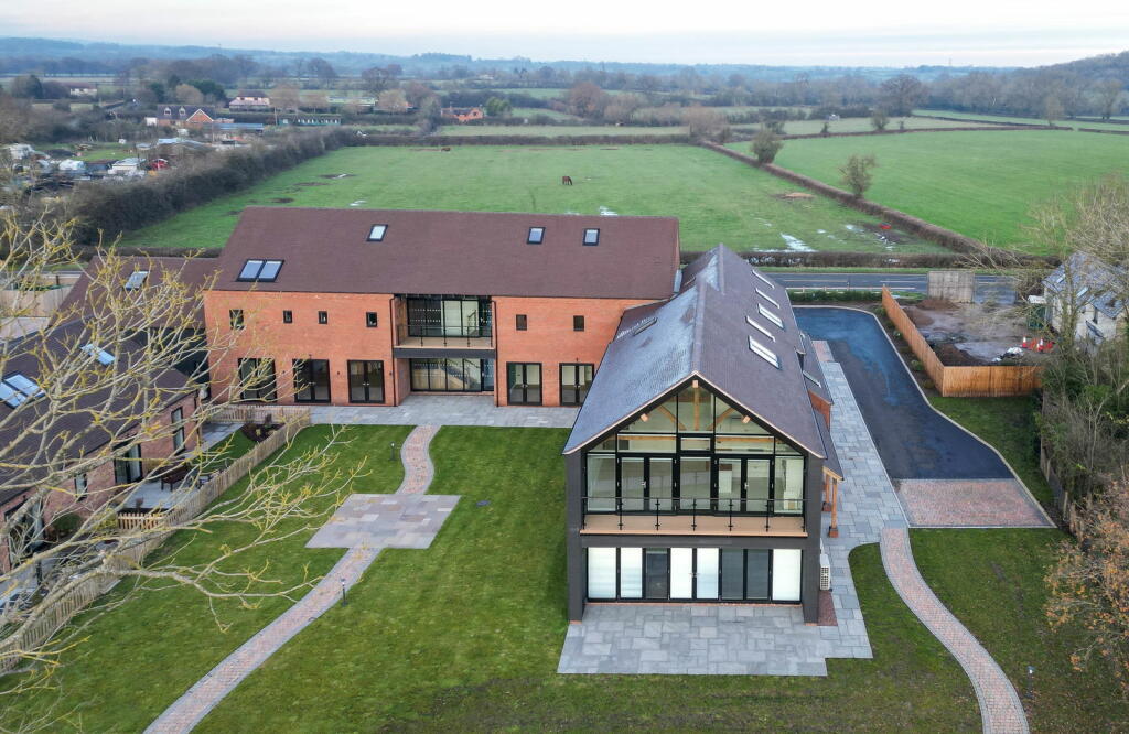 Additional image 29 of 8 Lion & Lamb Barns, Droitwich Road, Bradley Green B96 6RP