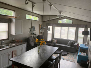 Additional image 4 of 626 Kerry Line