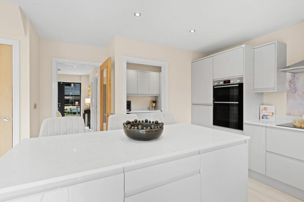 Additional image 13 of Heathfield House, 3 Oaks View Rise