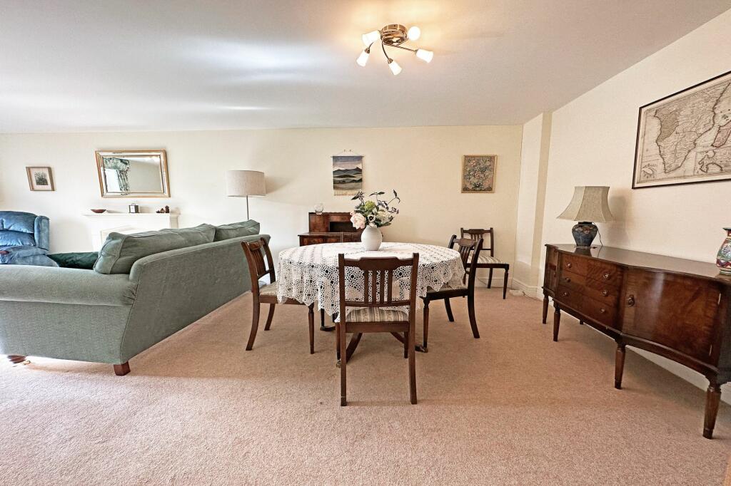 Additional image 8 of High Street, Knowle, B93