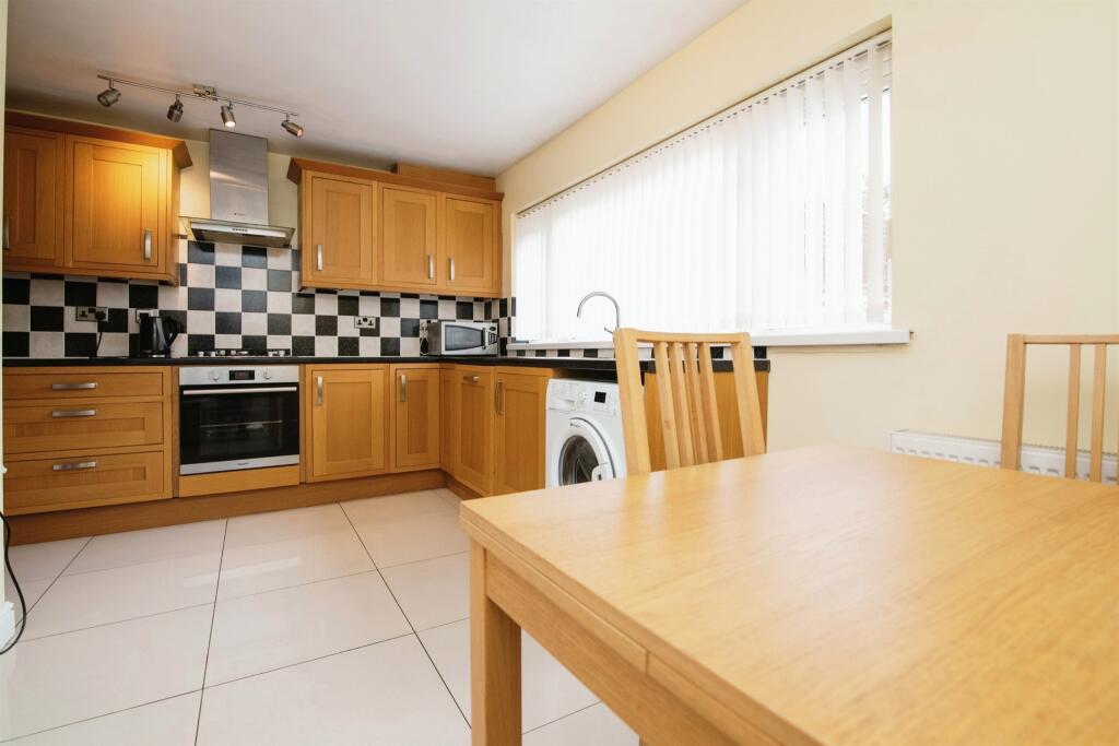 Additional image 4 of Farhill Close, West Bromwich