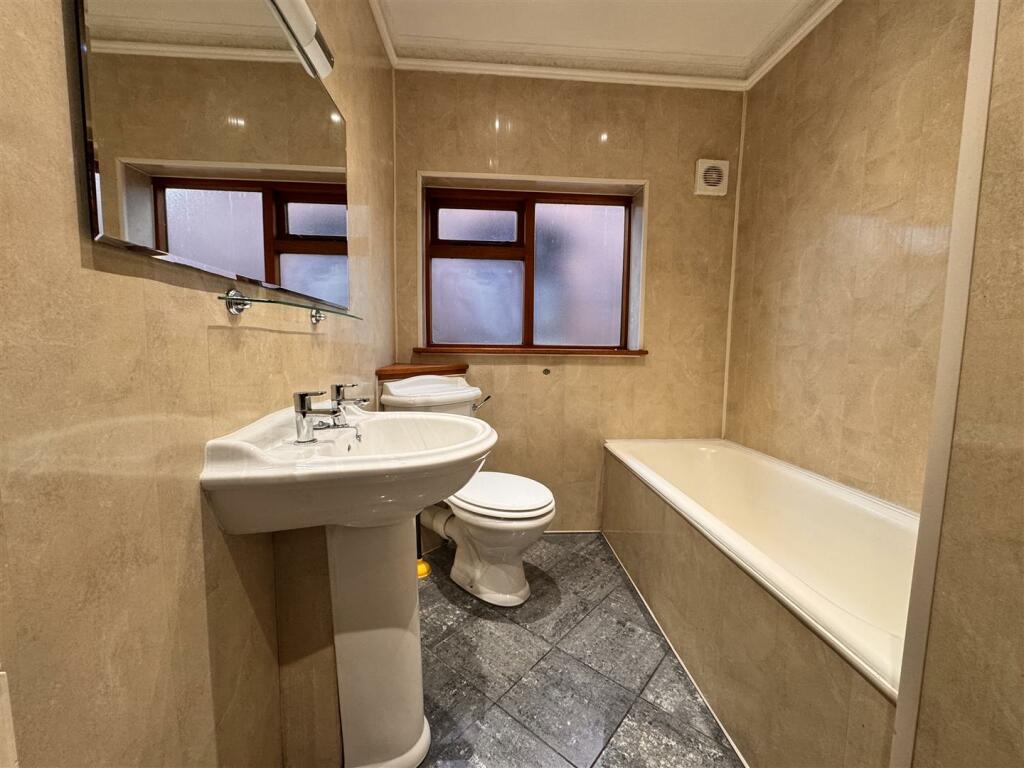 Additional image 6 of Cliff Hall Lane, Cliff