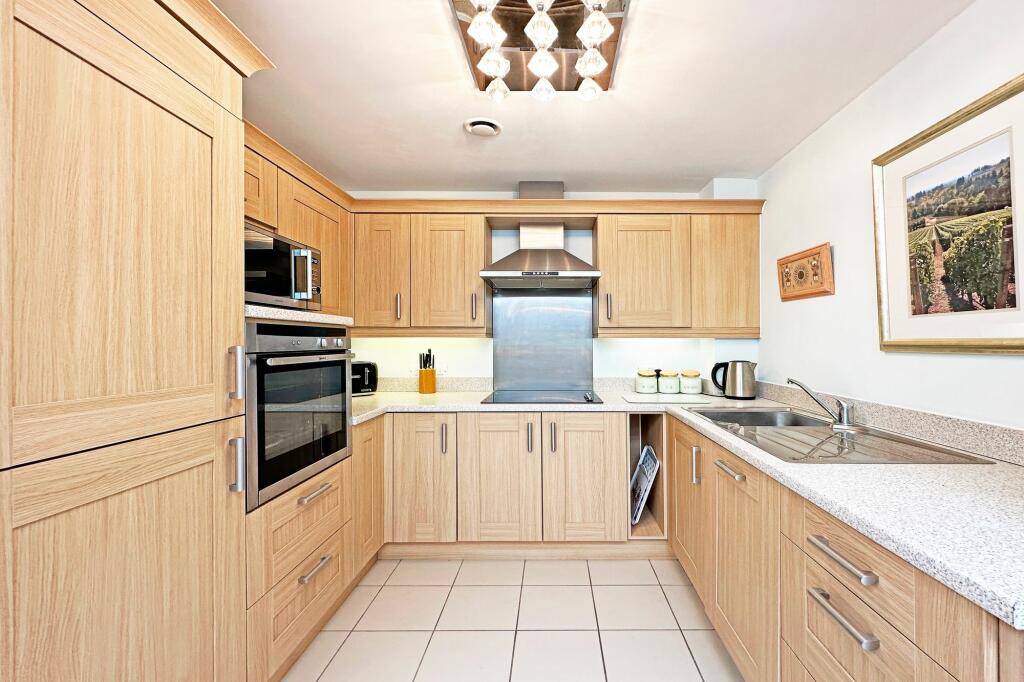 Additional image 3 of High Street, Knowle, B93