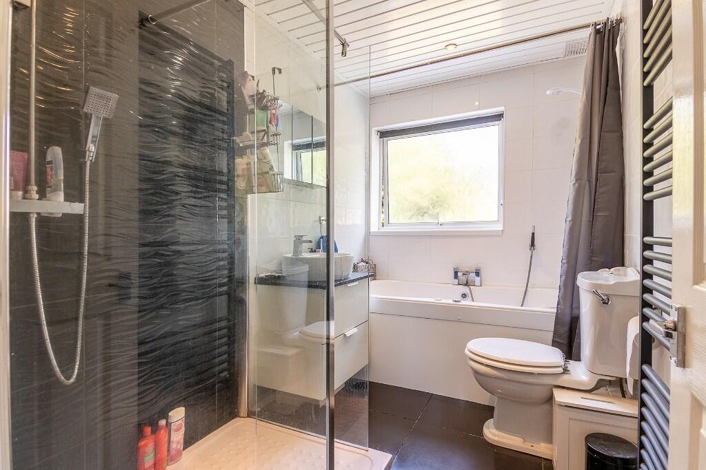 Additional image 16 of Meadow Close, B94