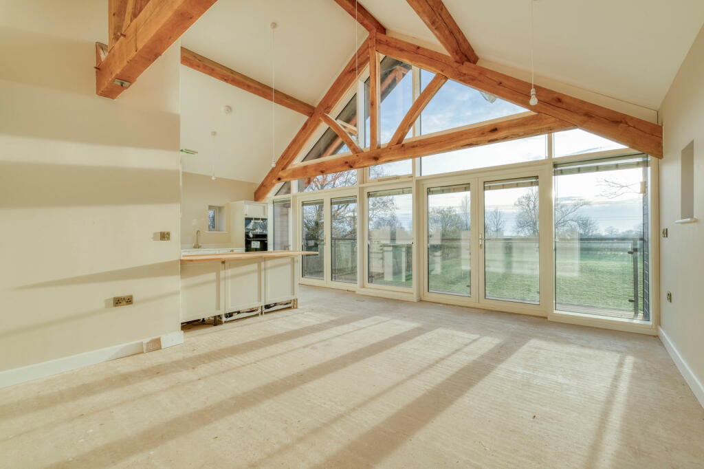 Additional image 13 of 8 Lion & Lamb Barns, Droitwich Road, Bradley Green B96 6RP