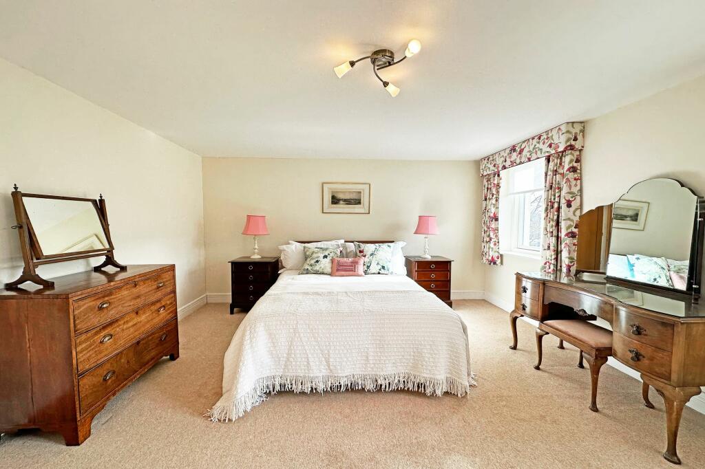 Additional image 12 of High Street, Knowle, B93