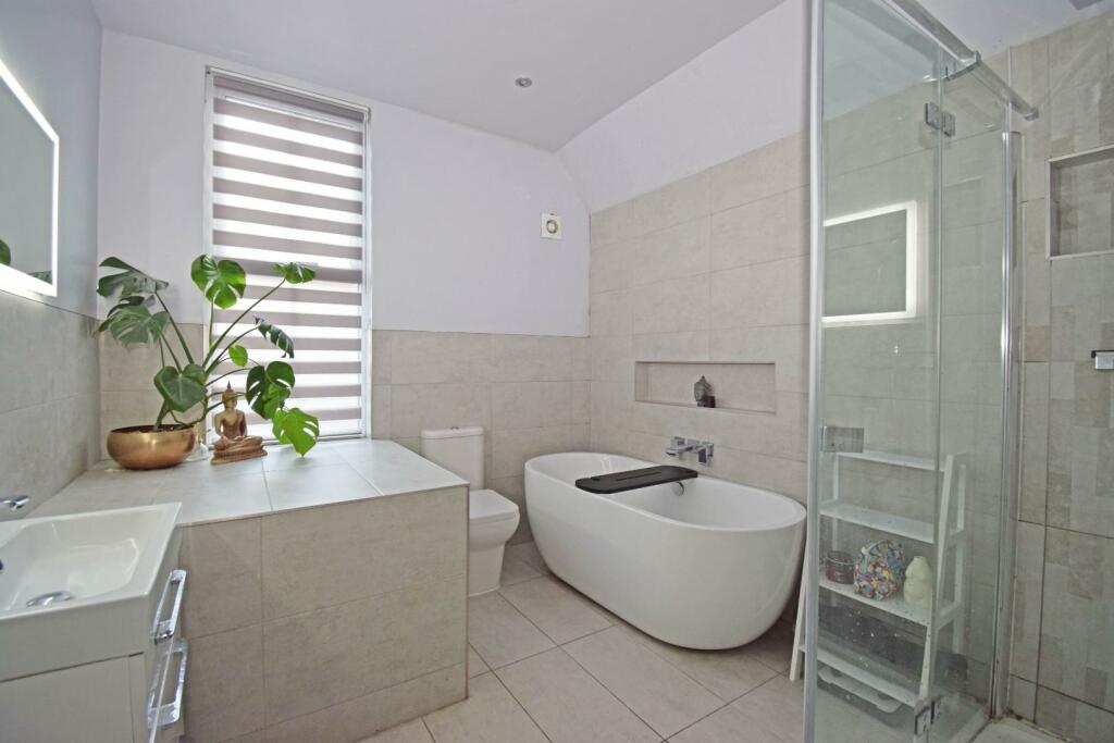 Additional image 15 of 10 The Crescent, Bromsgrove, Worcestershire, B60 2DE