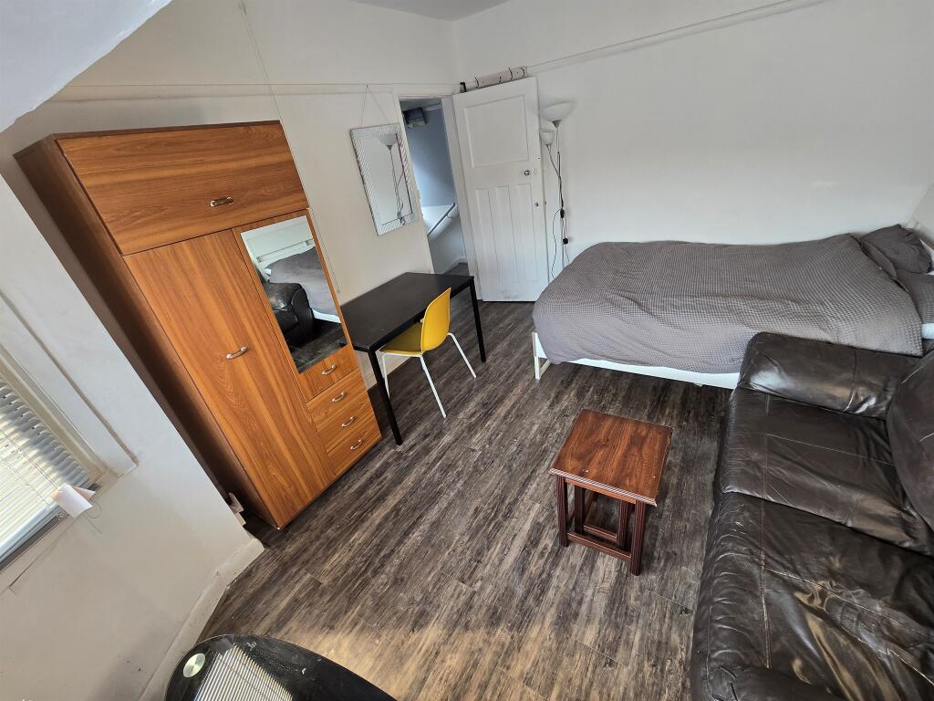 Additional image 13 of Penncricket Lane, OLDBURY