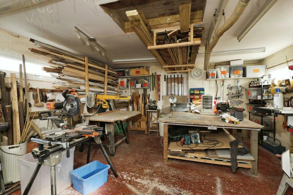 Additional image 19 of Tamworth Road, Amington, Tamworth