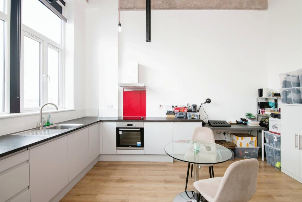 Additional image 4 of High Street, WEST BROMWICH