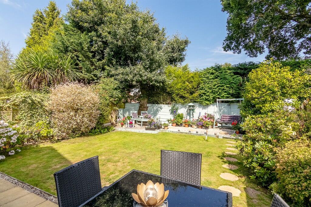 Additional image 28 of Meadow Close, B94